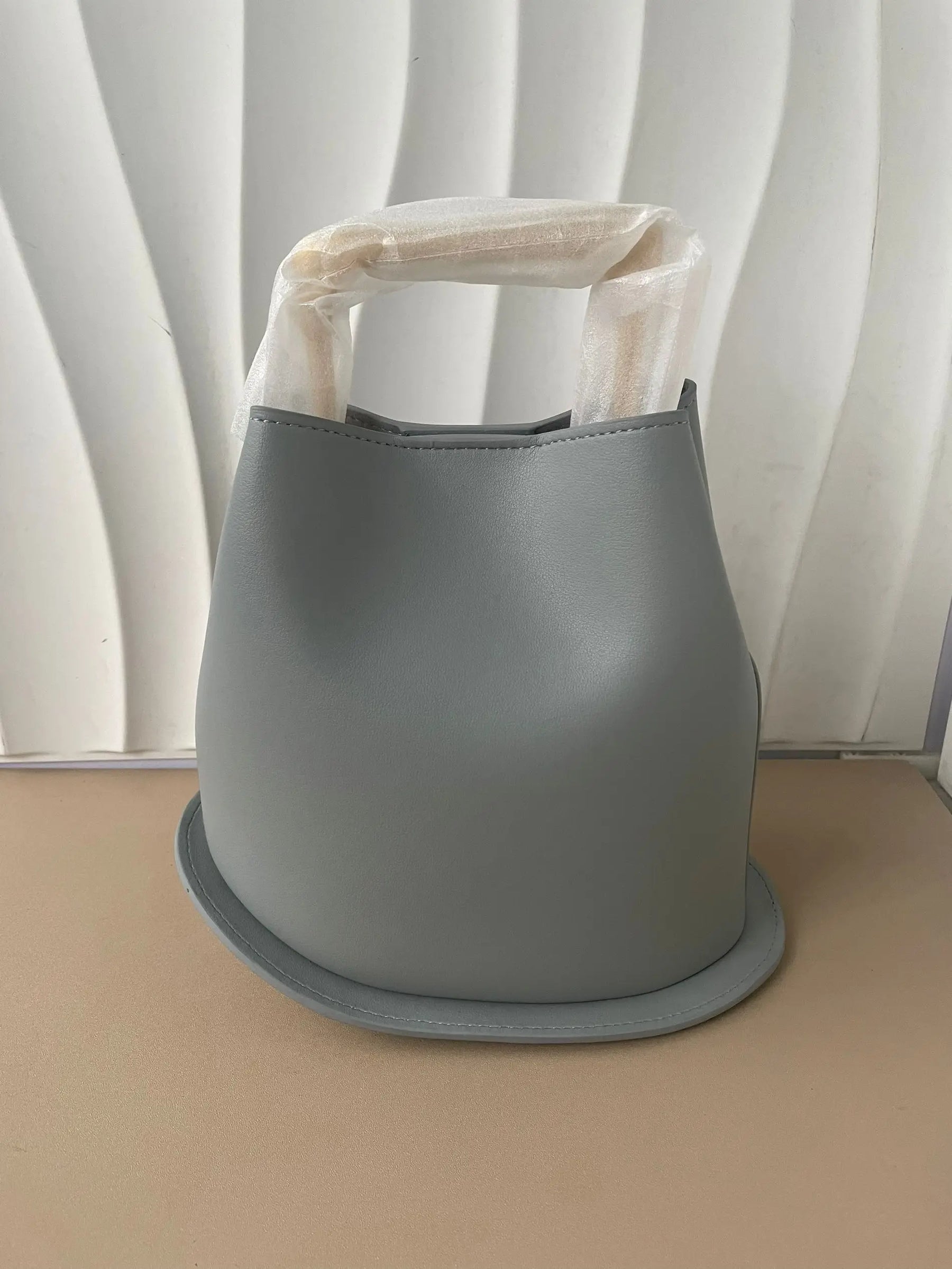 New Cowhide Genuine Leather Minority Korea Handbags Commuter Women Simple All-match Bucket Large Capacity Advanced Shoulder Bag